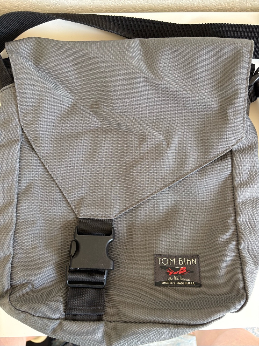 Tom Bihn Medium Cafe Made in the USA - Grey/Navy